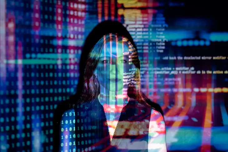 Identité numérique femme
