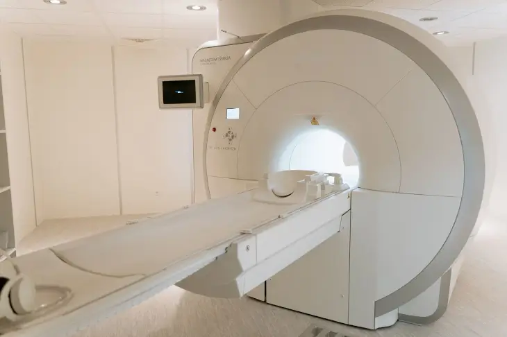 Appareil d’IRM utilisé pour le diagnostic et le dépistage du cancer du sein.